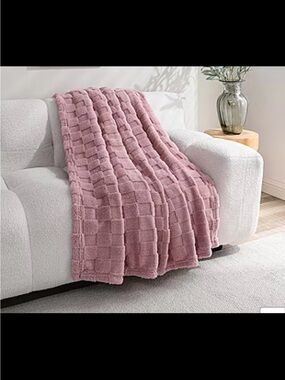 Plush Textured Throw Blanket - Dusty Pink